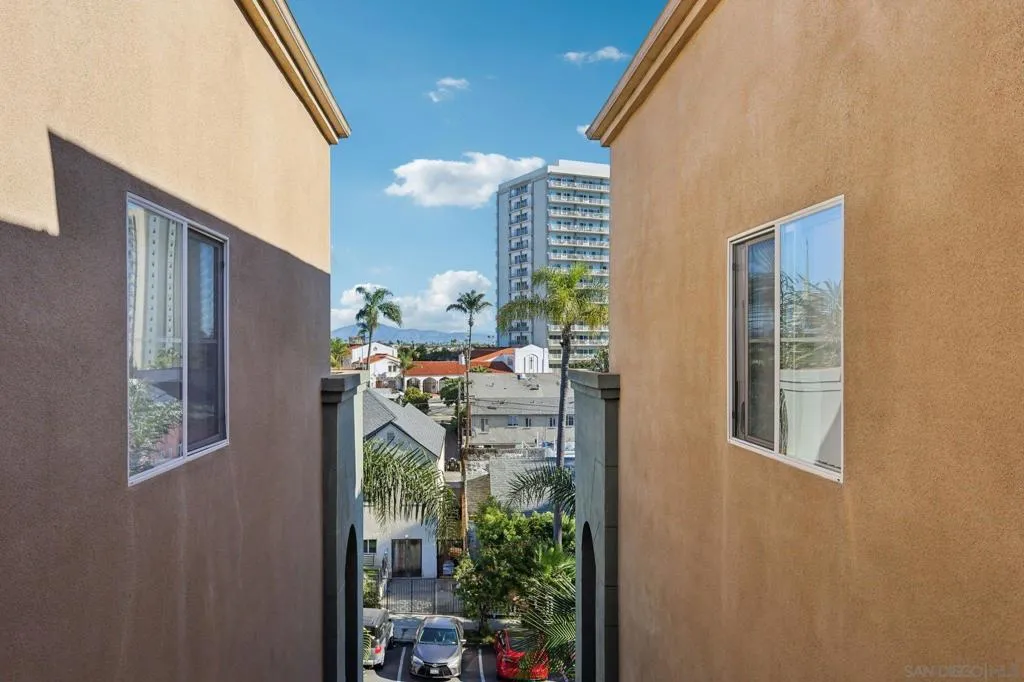 3990 Centre 104, San Diego, California 92103 home-pic-30