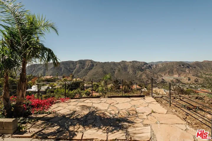 Backyard Hiking Trail/View Dec