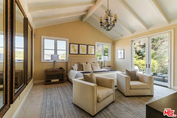 Primary Suite Bedroom