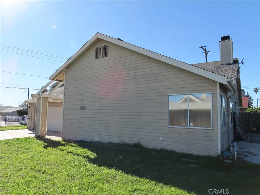 418 W Randall, Rialto, California 92376 home-pic-16