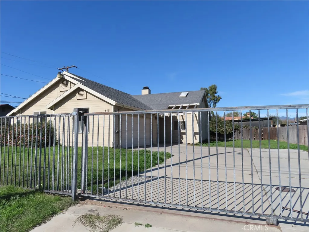 418 W Randall, Rialto, California 92376 home-pic-15