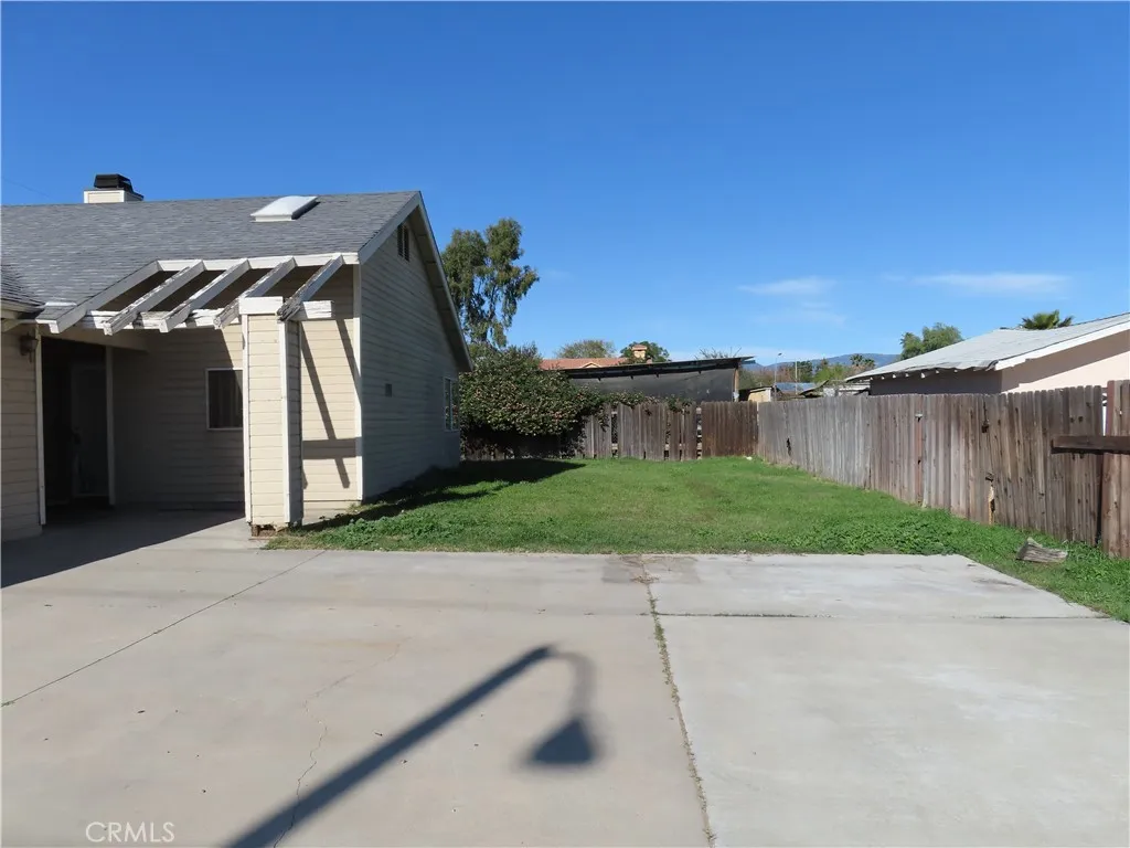 418 W Randall, Rialto, California 92376 home-pic-4