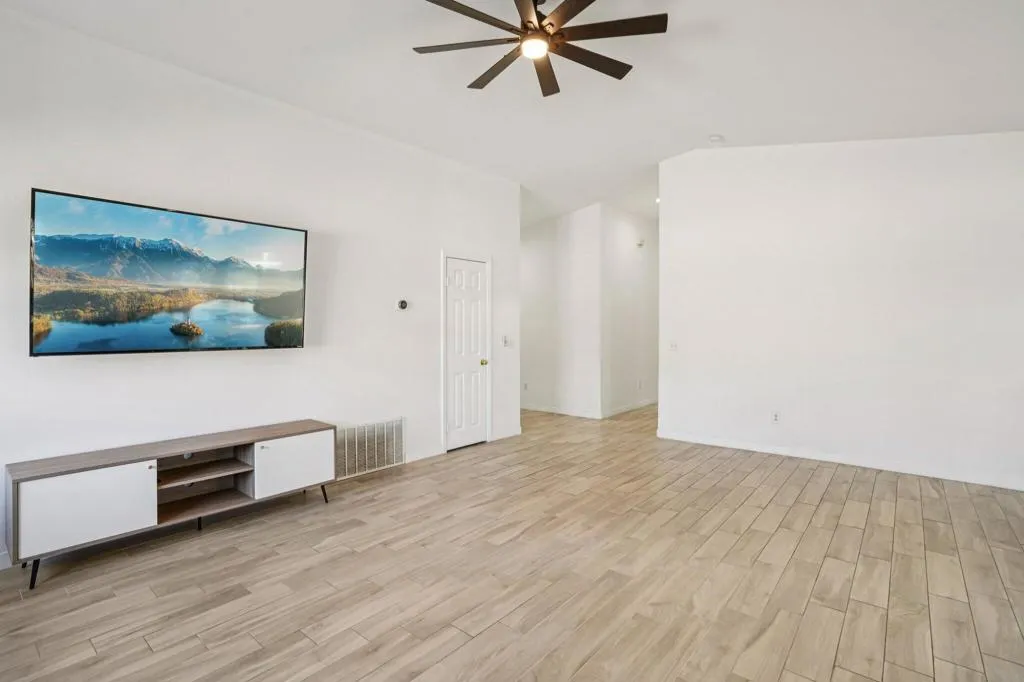 3757 El Dorado Boulevard, Palm Springs, California 92262 home-pic-24