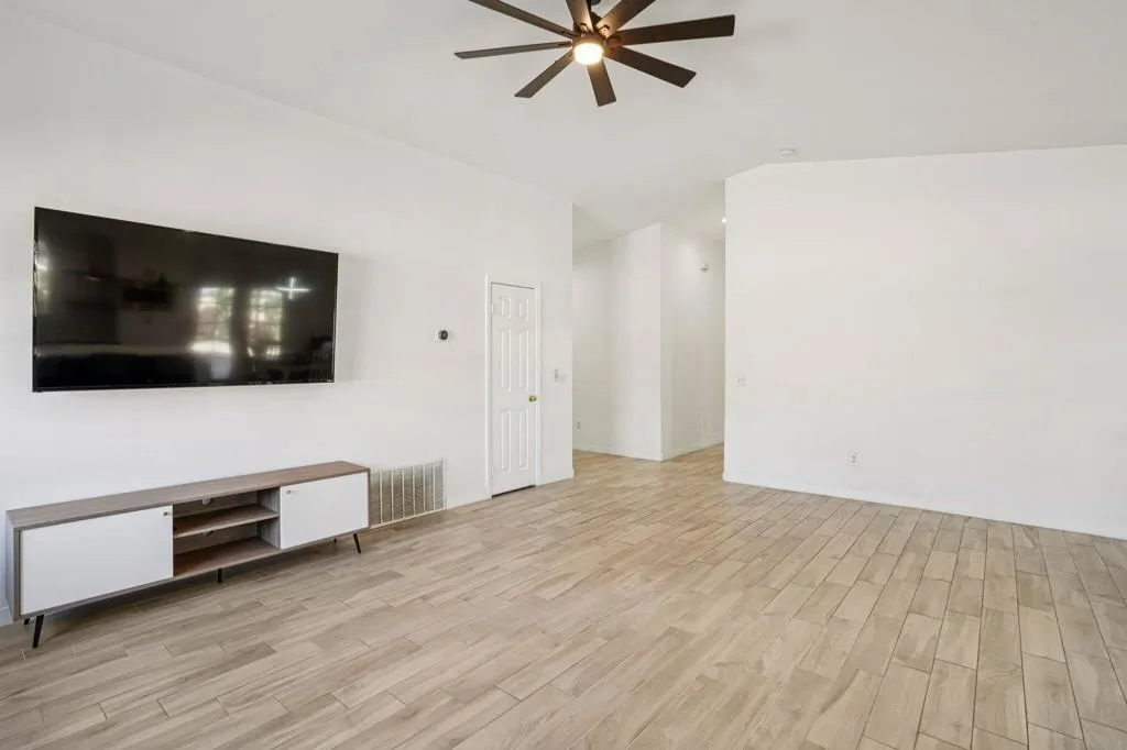 3757 El Dorado Boulevard, Palm Springs, California 92262 home-pic-8