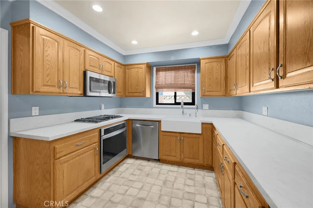 15814 Sharonhill Drive, Whittier, California 90604 home-pic-5