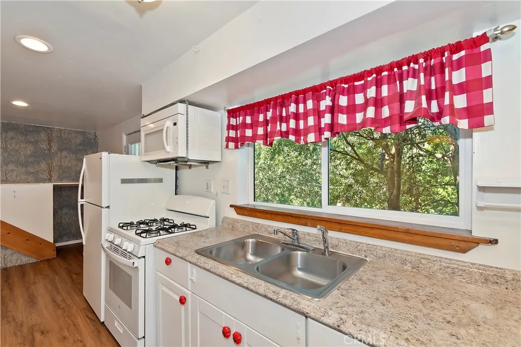 129 Zermat Unit 1  home-pic-31