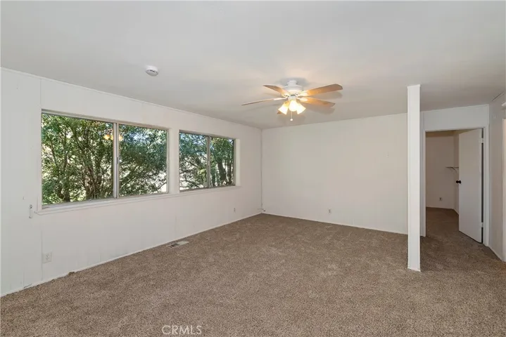 Unit 1 bonus room light and bright