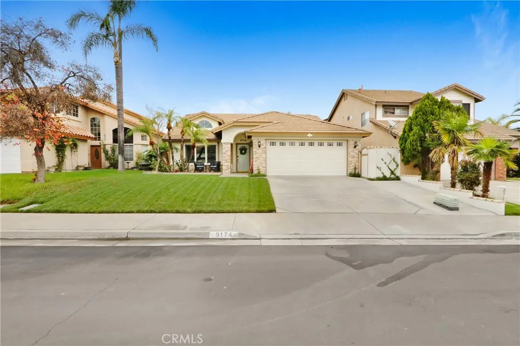 9174 Desert Acacia, Corona, California 92883 home-pic-2