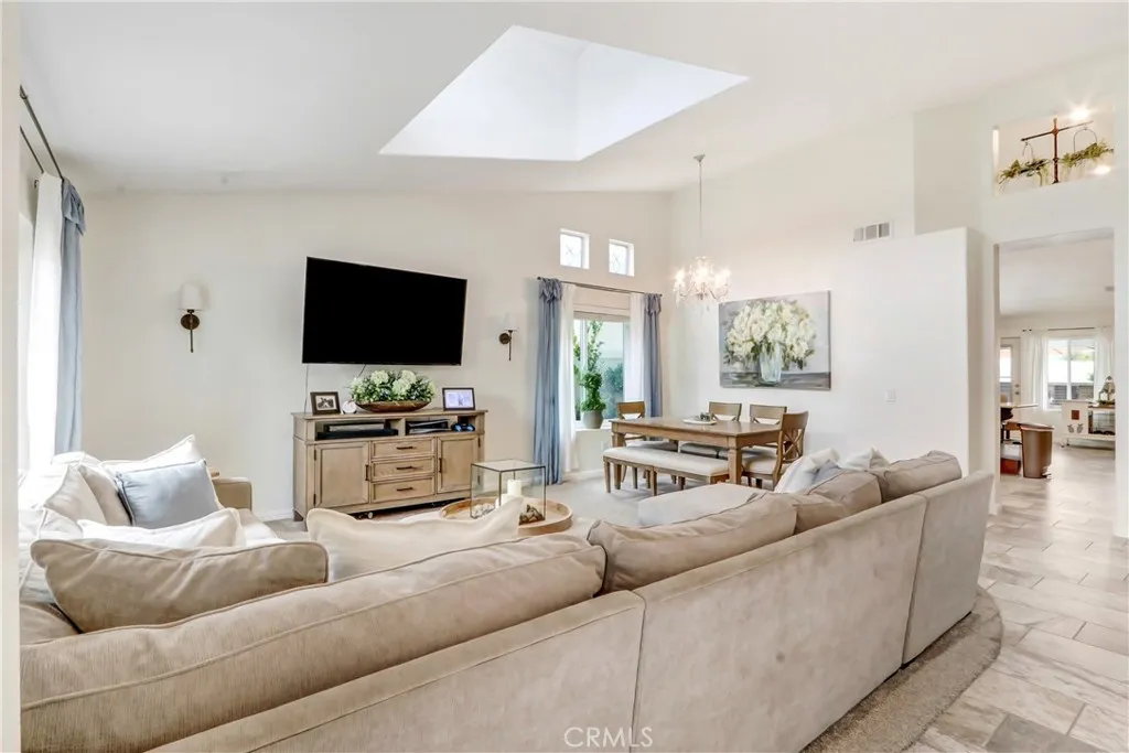 9174 Desert Acacia, Corona, California 92883 home-pic-4