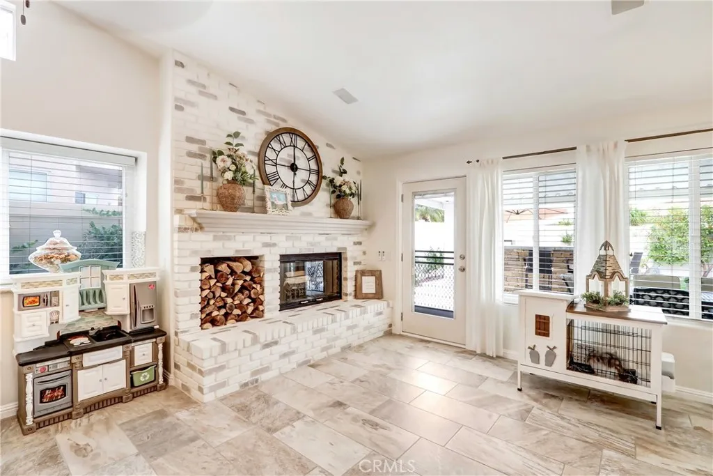 9174 Desert Acacia, Corona, California 92883 home-pic-12