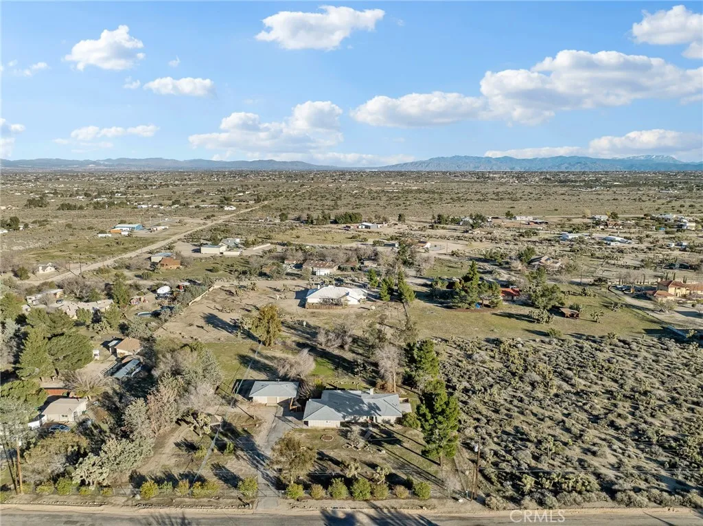 10011 Alta Mesa, Phelan, California 92371 home-pic-38