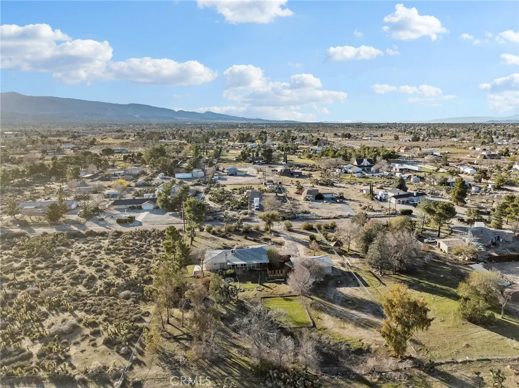 10011 Alta Mesa, Phelan, California 92371 home-pic-44
