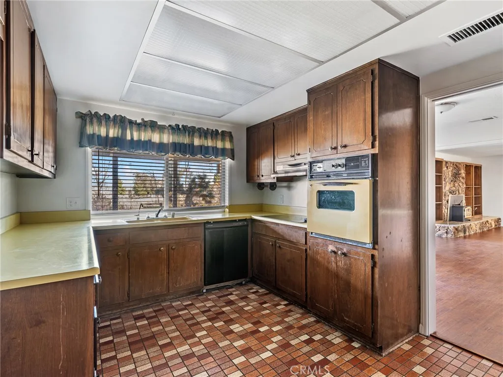 10011 Alta Mesa, Phelan, California 92371 home-pic-10