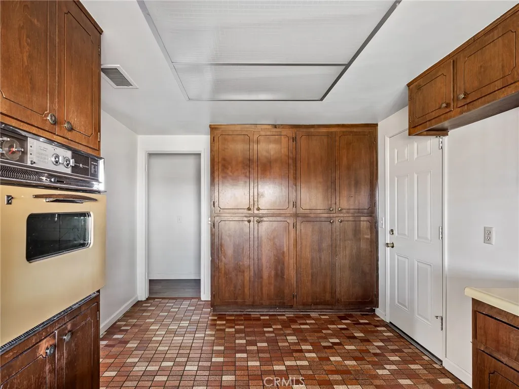 10011 Alta Mesa, Phelan, California 92371 home-pic-11
