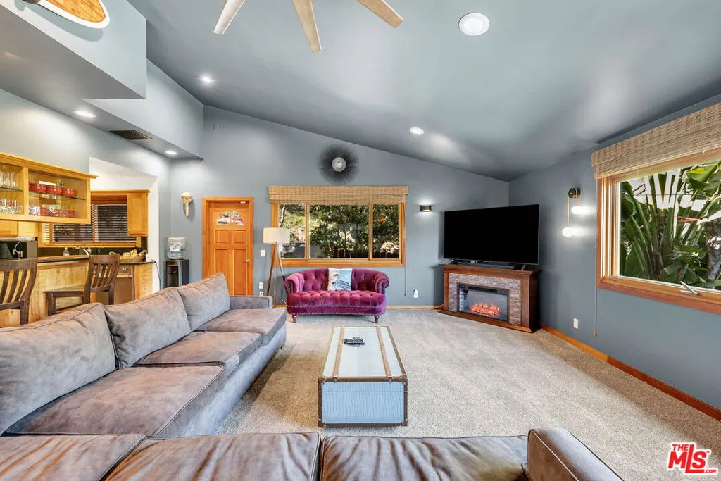 21832 Canon Drive, Topanga, California 90290 home-pic-4
