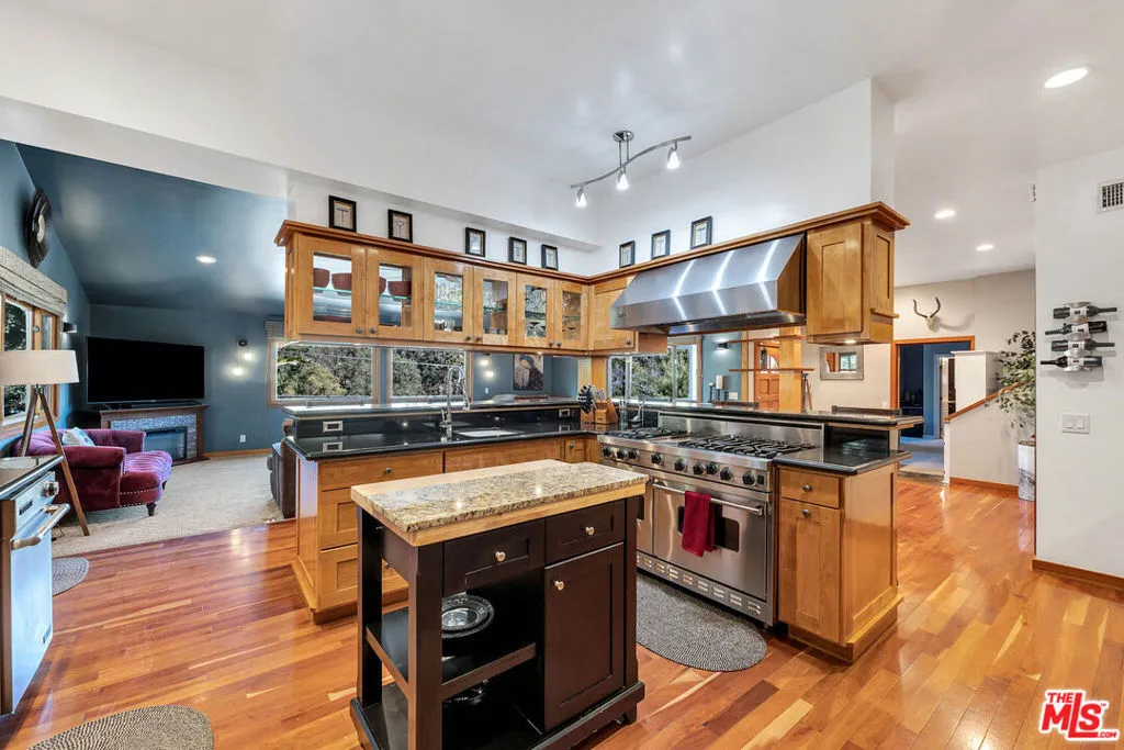 21832 Canon Drive, Topanga, California 90290 home-pic-33