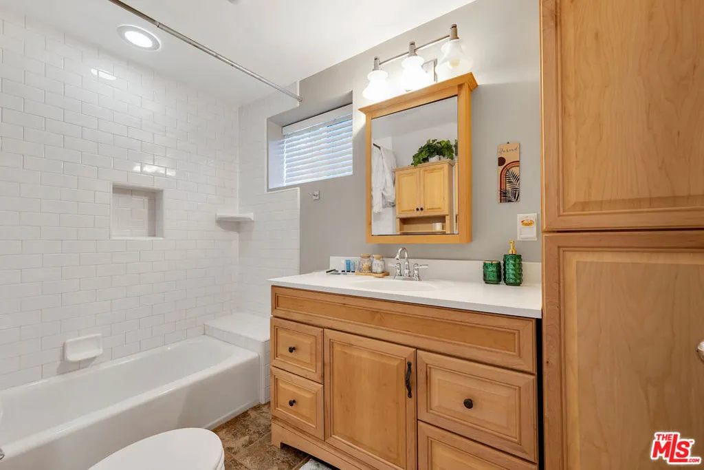21832 Canon Drive, Topanga, California 90290 home-pic-25