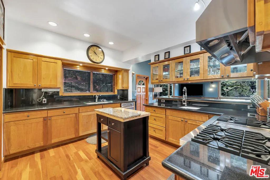 21832 Canon Drive, Topanga, California 90290 home-pic-34