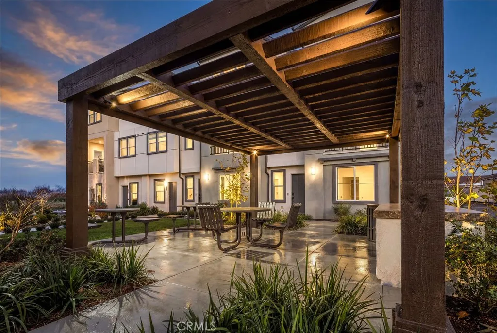 12720 Azure Way 27, Hawthorne, California 90250 home-pic-3