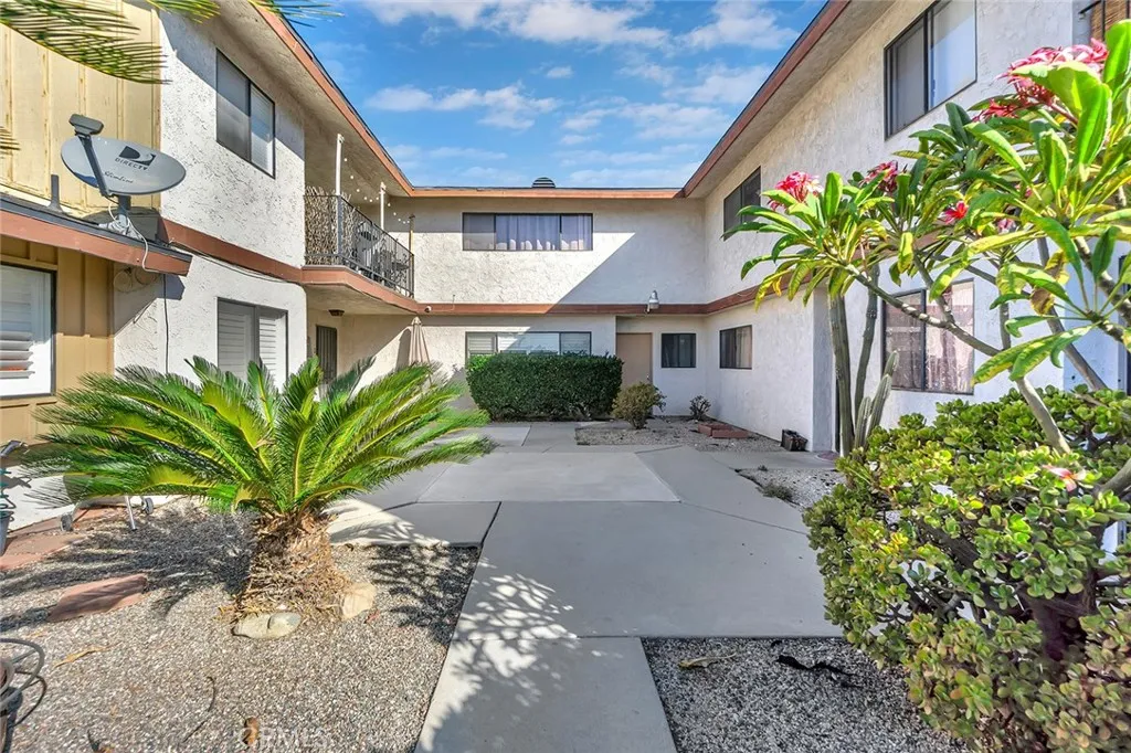 3368 Linden Avenue, Long Beach, California 90807 home-pic-9