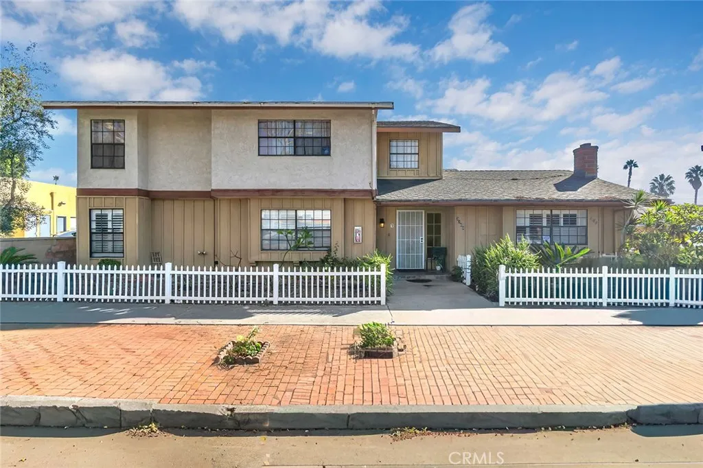 3368 Linden Avenue, Long Beach, California 90807 home-pic-2