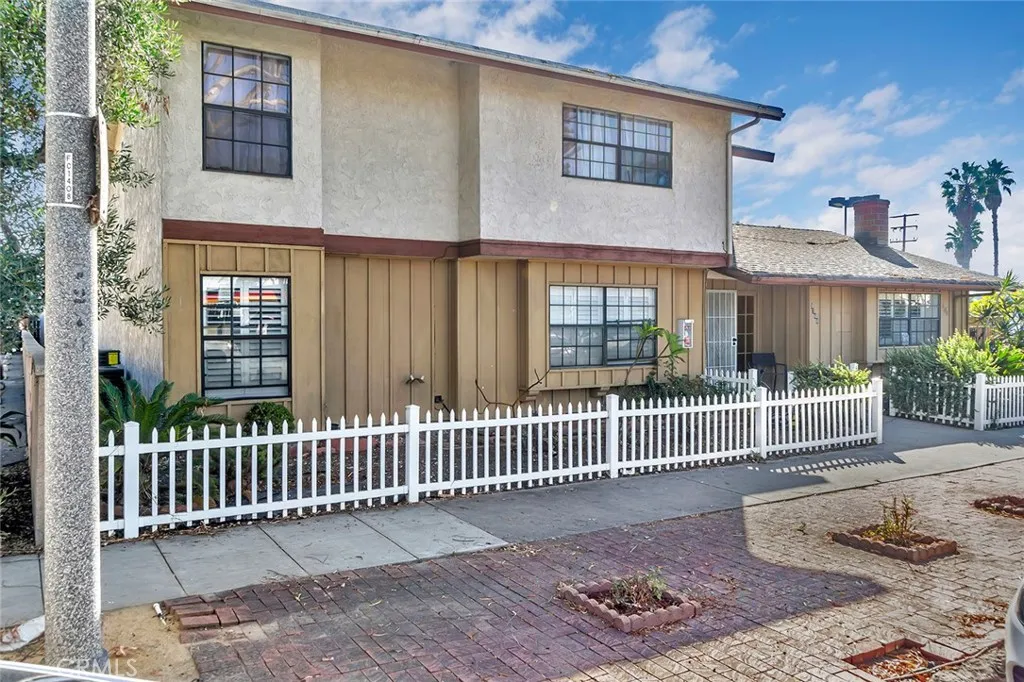 3368 Linden Avenue, Long Beach, California 90807 home-pic-3