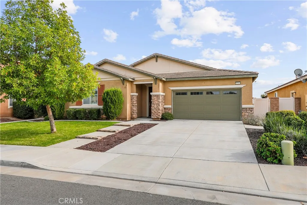 31818 Ruxton, Menifee, California 92584 home-pic-2