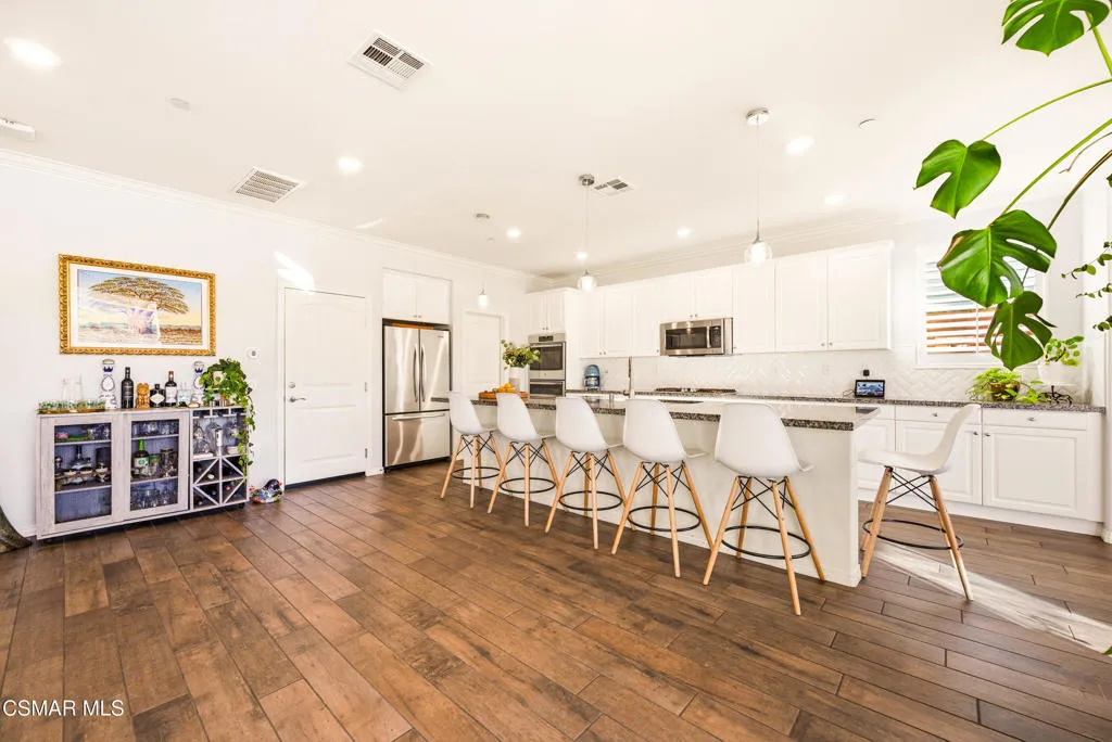 153 Sequoia Avenue, Simi Valley, California 93065 home-pic-19