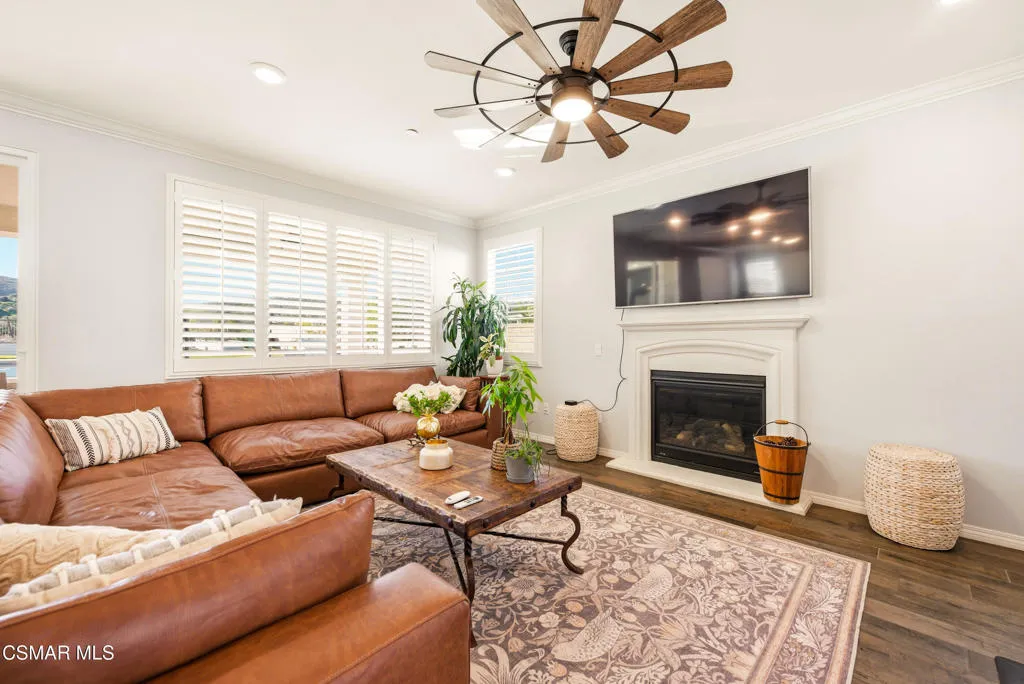 153 Sequoia Avenue, Simi Valley, California 93065 home-pic-13