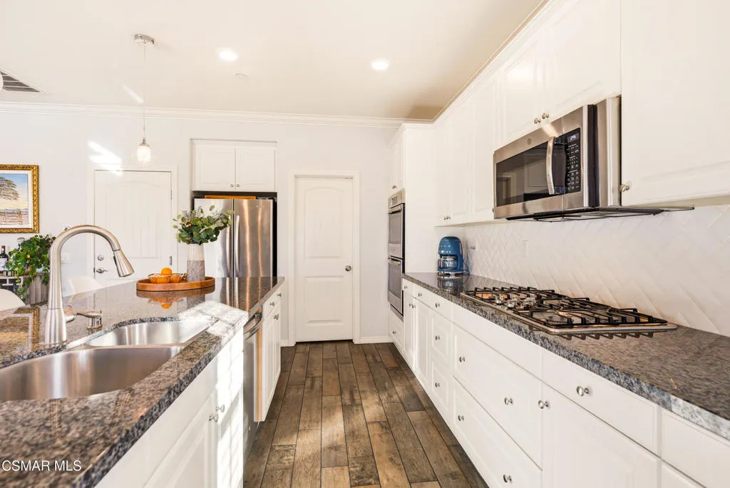 153 Sequoia Avenue, Simi Valley, California 93065 home-pic-23