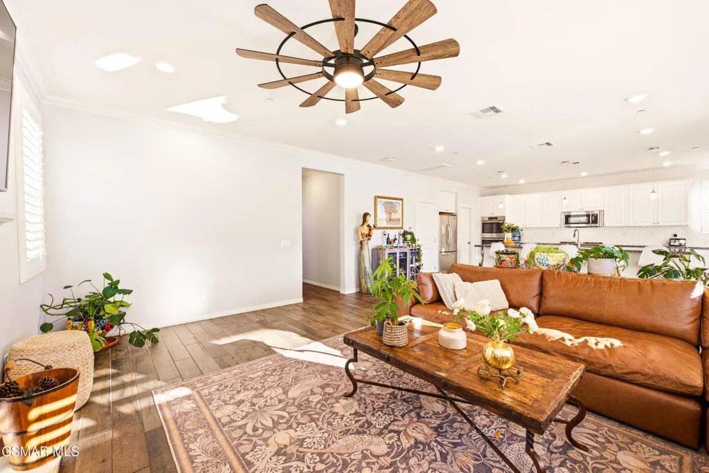 153 Sequoia Avenue, Simi Valley, California 93065 home-pic-15