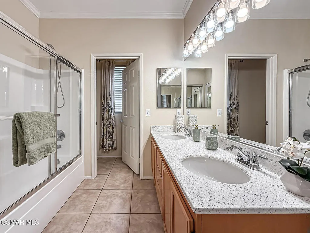 1668 Woodscent Lane, Simi Valley, California 93065 home-pic-27