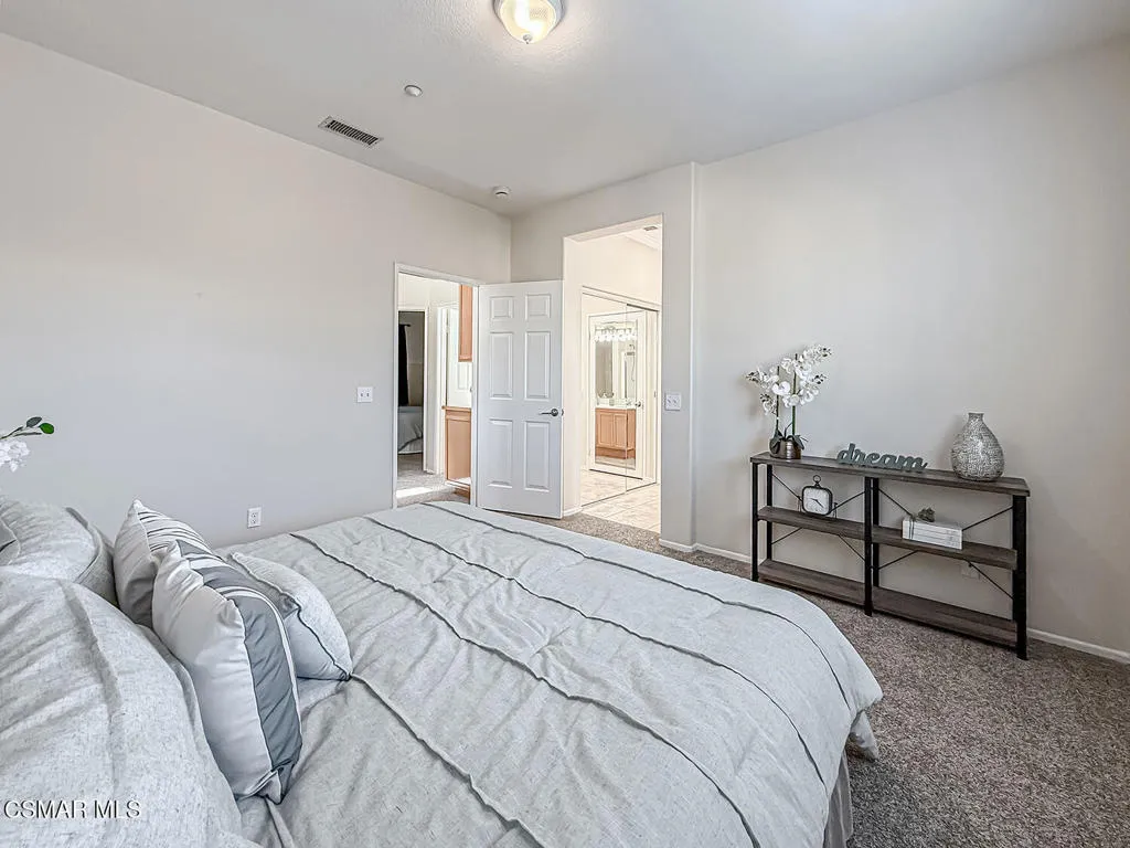 1668 Woodscent Lane, Simi Valley, California 93065 home-pic-21