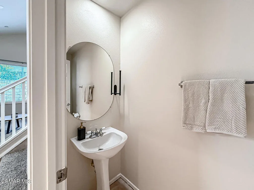 1668 Woodscent Lane, Simi Valley, California 93065 home-pic-8