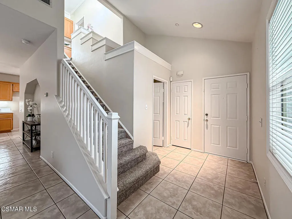 1668 Woodscent Lane, Simi Valley, California 93065 home-pic-6