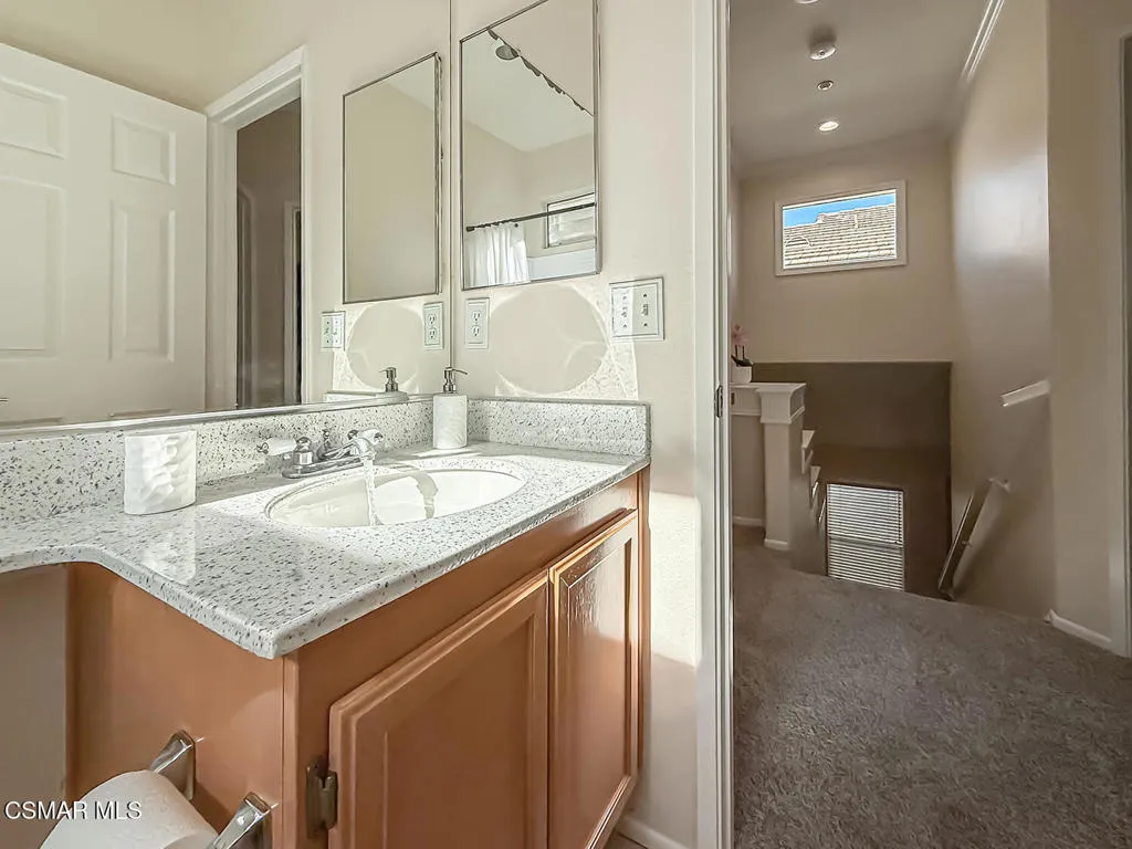 1668 Woodscent Lane, Simi Valley, California 93065 home-pic-34