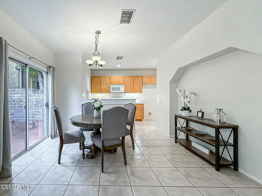 1668 Woodscent Lane, Simi Valley, California 93065 home-pic-12