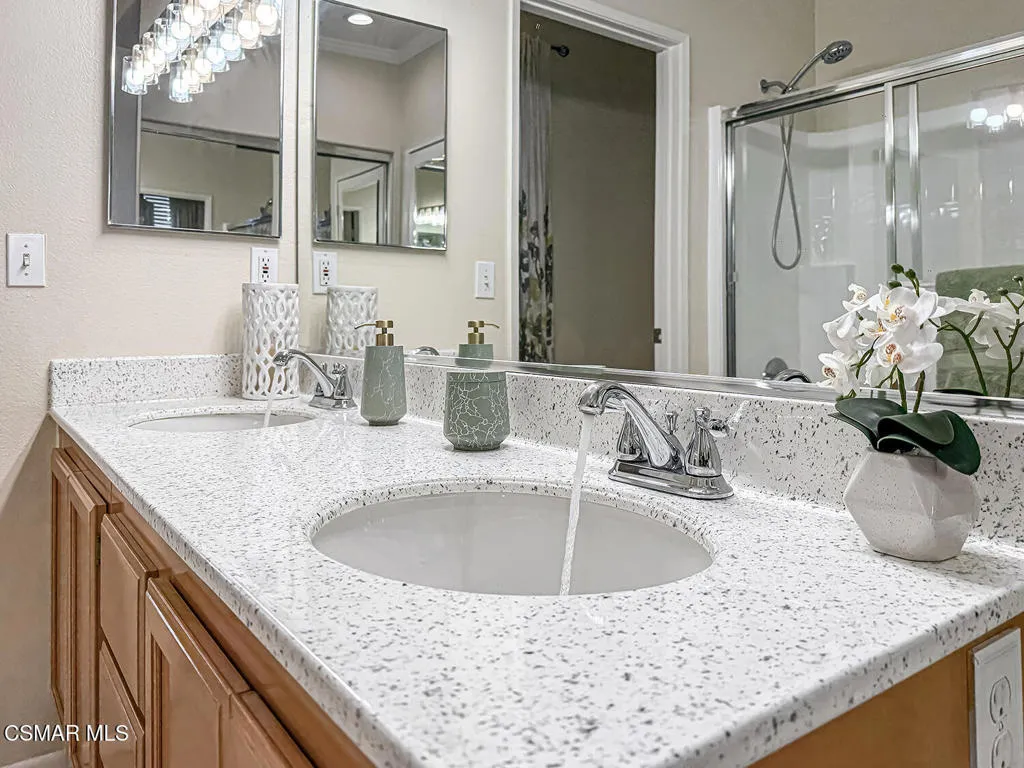 1668 Woodscent Lane, Simi Valley, California 93065 home-pic-28