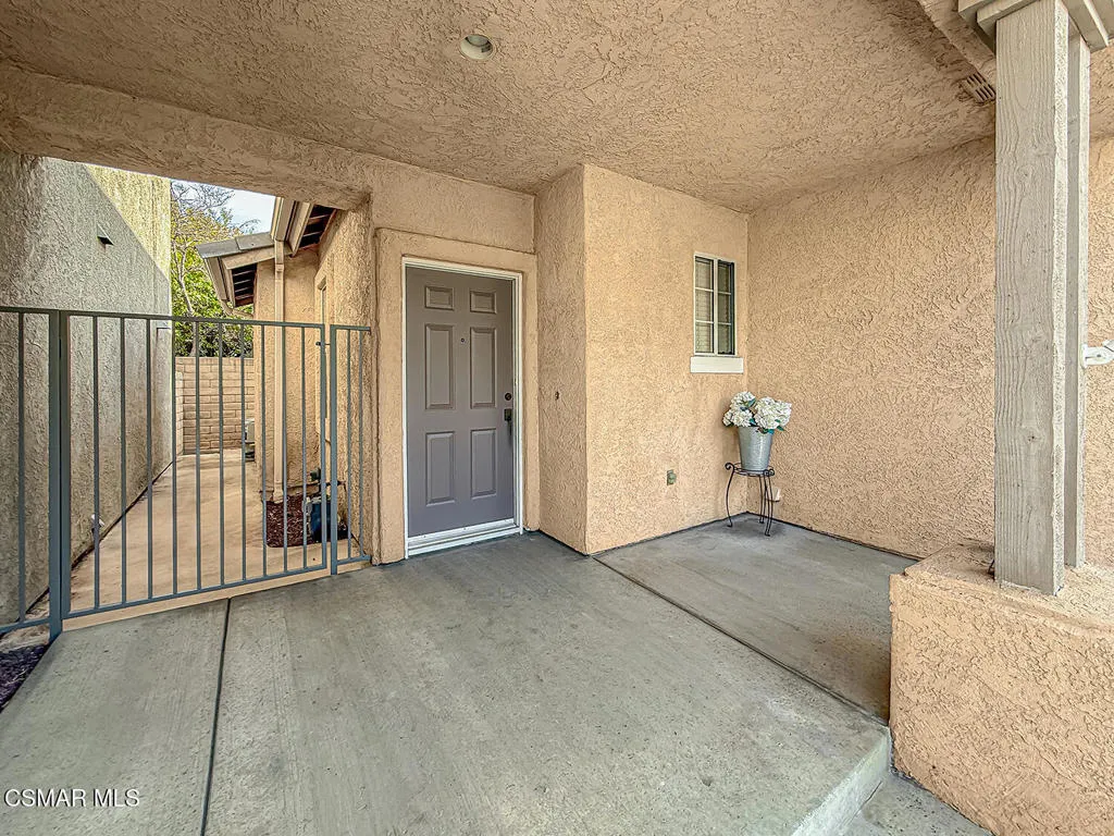 1668 Woodscent Lane, Simi Valley, California 93065 home-pic-4