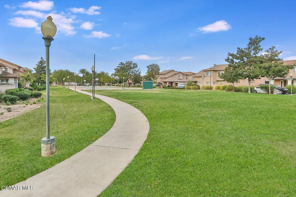 1668 Woodscent Lane, Simi Valley, California 93065 home-pic-37