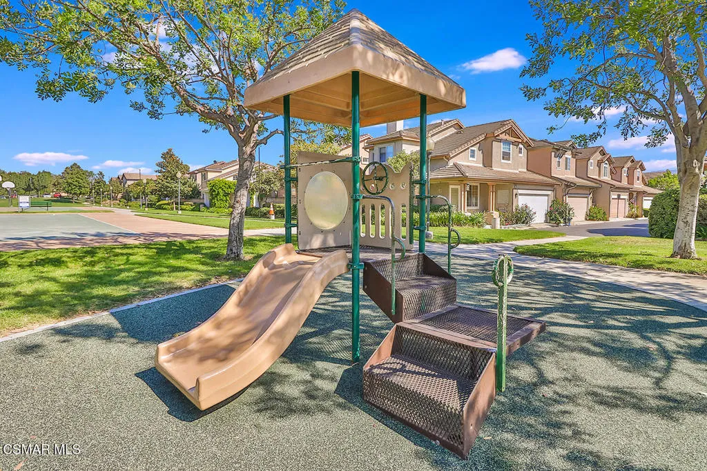 1668 Woodscent Lane, Simi Valley, California 93065 home-pic-43