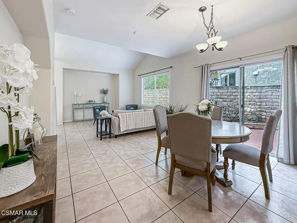 1668 Woodscent Lane, Simi Valley, California 93065 home-pic-11