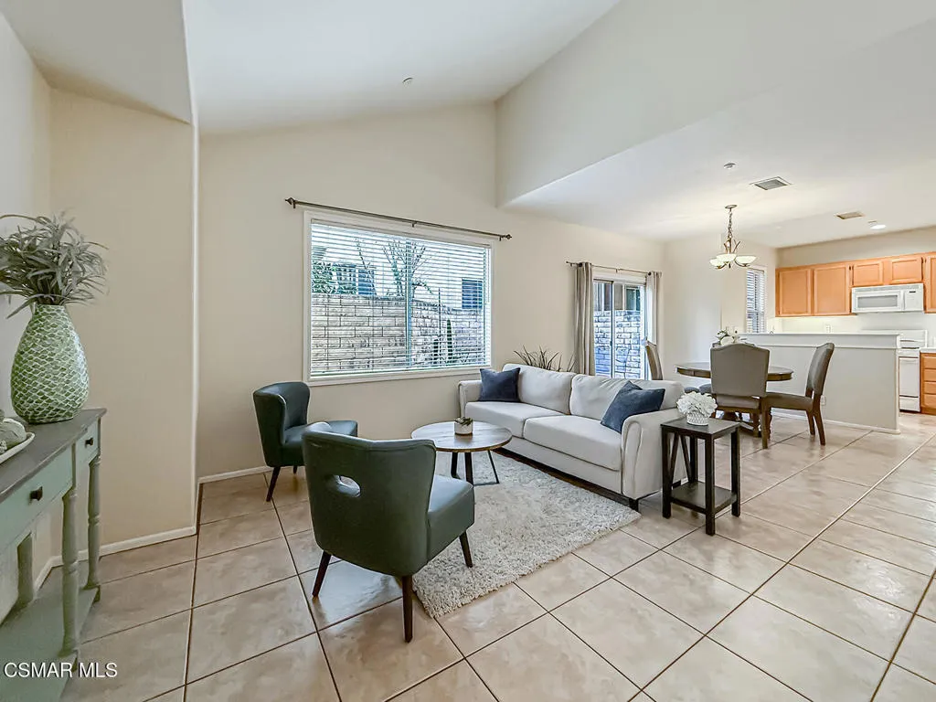1668 Woodscent Lane, Simi Valley, California 93065 home-pic-9