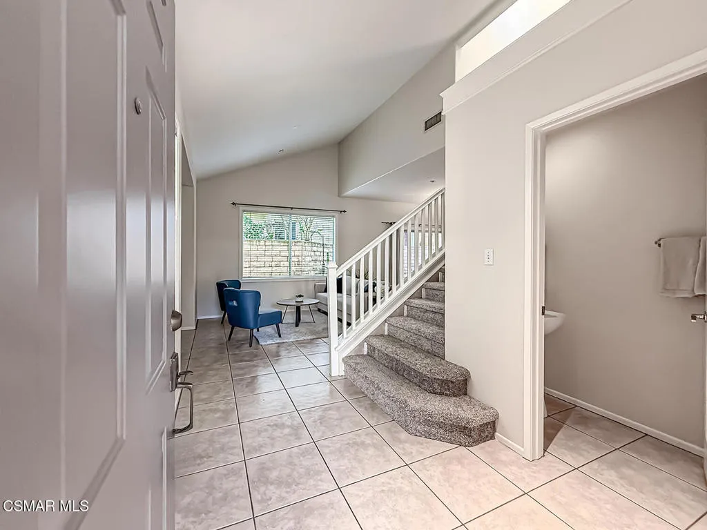 1668 Woodscent Lane, Simi Valley, California 93065 home-pic-5