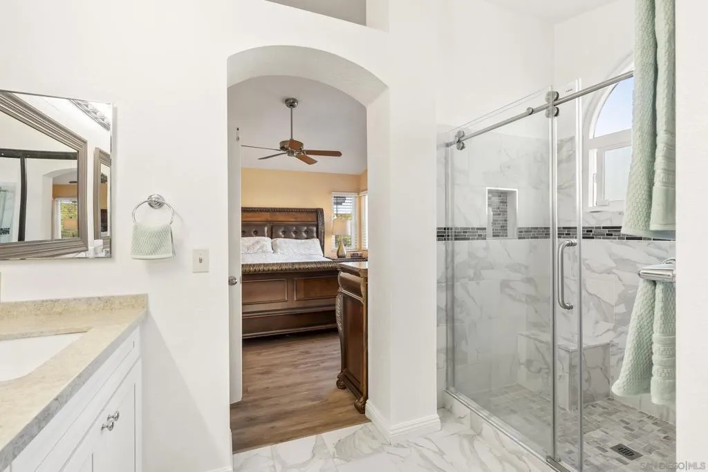 11637 Thomas Hayes Ln, San Diego, California 92126 home-pic-32