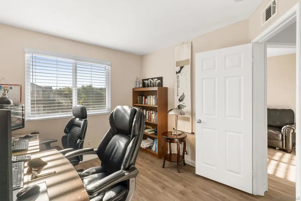 11637 Thomas Hayes Ln, San Diego, California 92126 home-pic-40