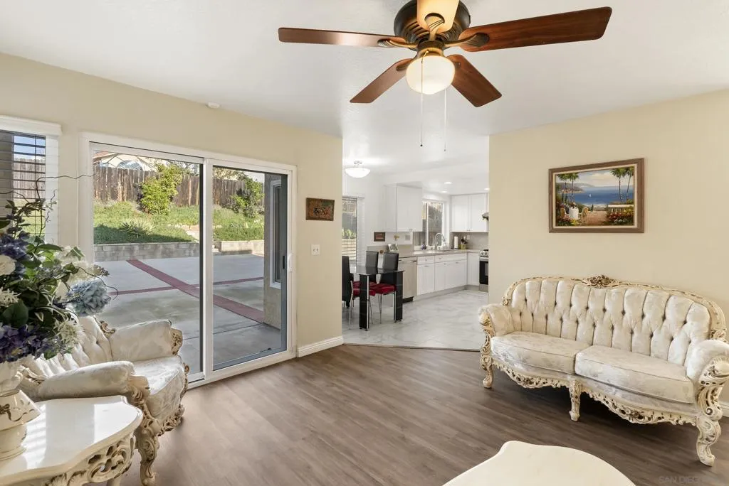 11637 Thomas Hayes Ln, San Diego, California 92126 home-pic-21