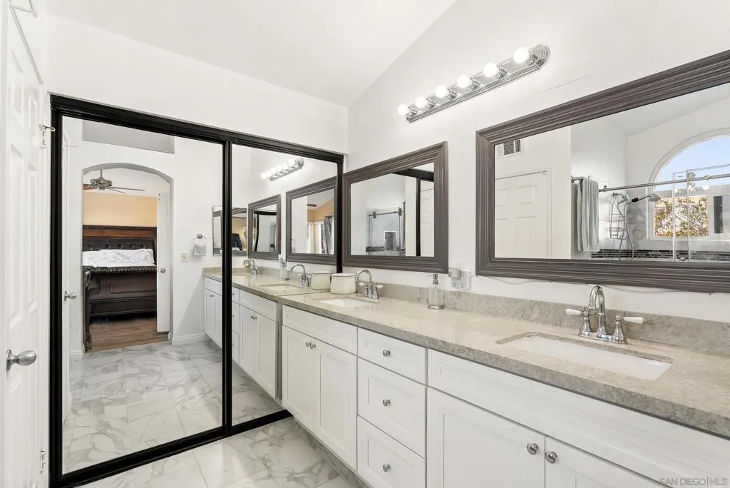 11637 Thomas Hayes Ln, San Diego, California 92126 home-pic-28