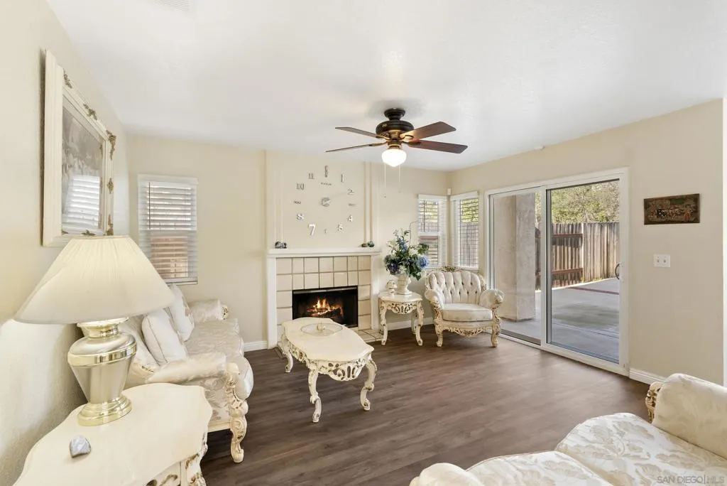 11637 Thomas Hayes Ln, San Diego, California 92126 home-pic-20