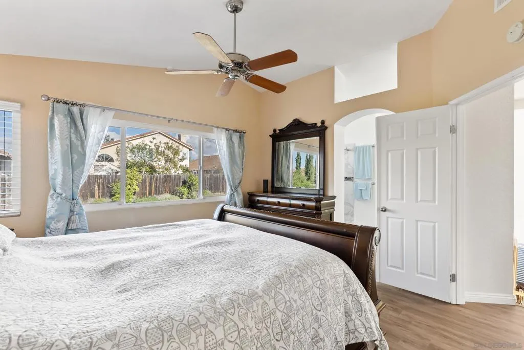 11637 Thomas Hayes Ln, San Diego, California 92126 home-pic-27